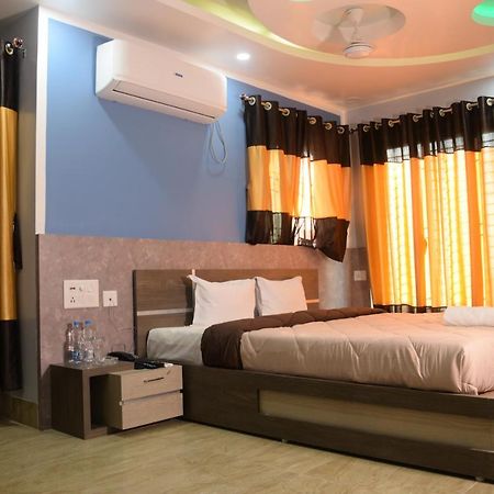 Hotel Nandini Baharampur Zewnętrze zdjęcie